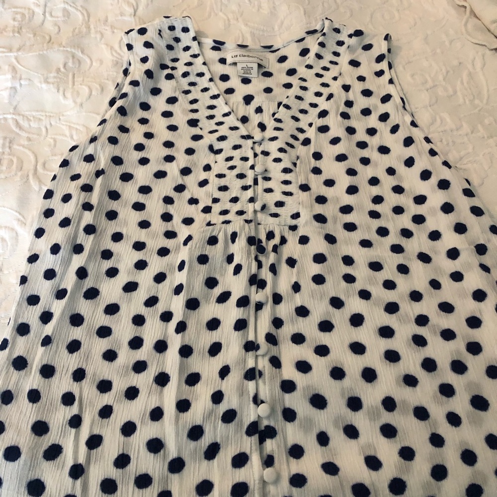 Polka dot sleeveless shirt